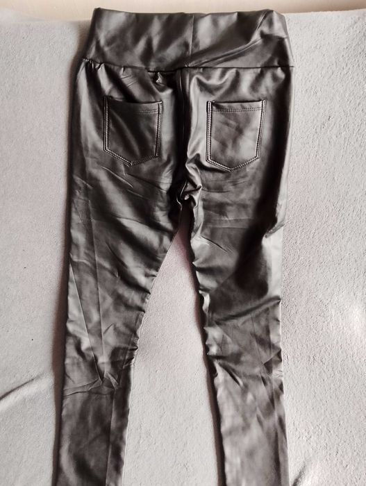 Skórzane legginsy damskie.