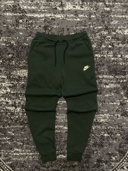 Штани Nike tech fleece М розмір темно зеленого кольору