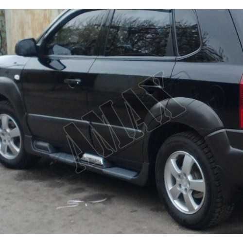 Tucson 04-09 Хюндай Пороги боковые (пластиковые) с логотипом