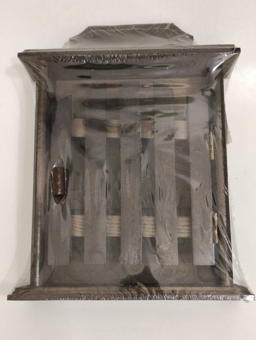 Szafka wieszak na klucze - drewniana.