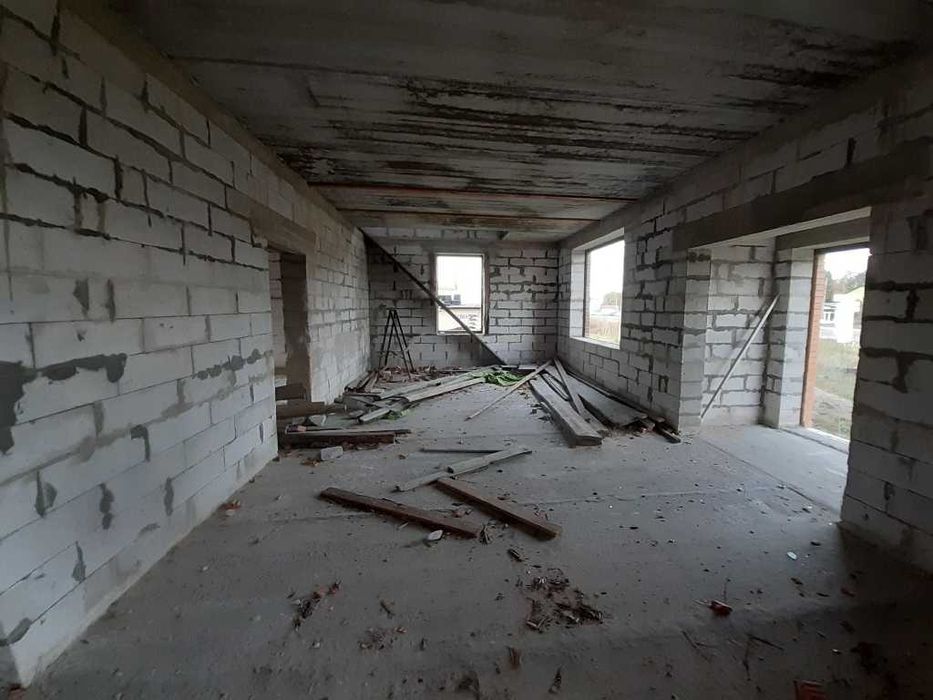 Продам комерційне приміщення. Калинівка, фасад траси Київ-Чернігів.