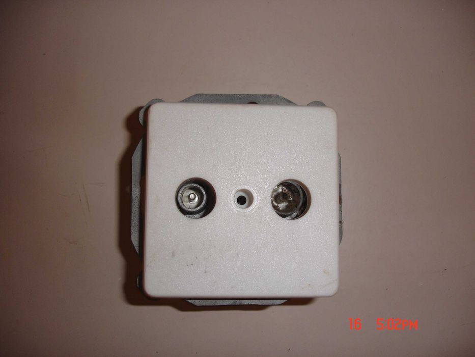 Tomadas de TV e rádio, como NOVAS!