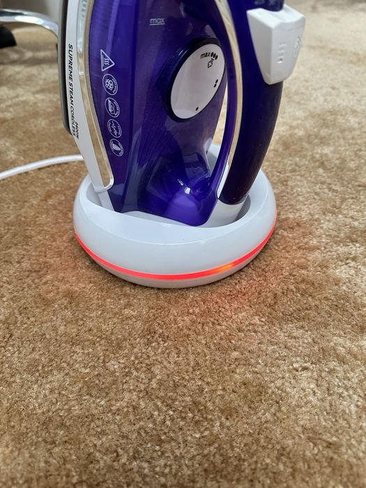 Żelazko bezprzewodowe Russell Hobbs