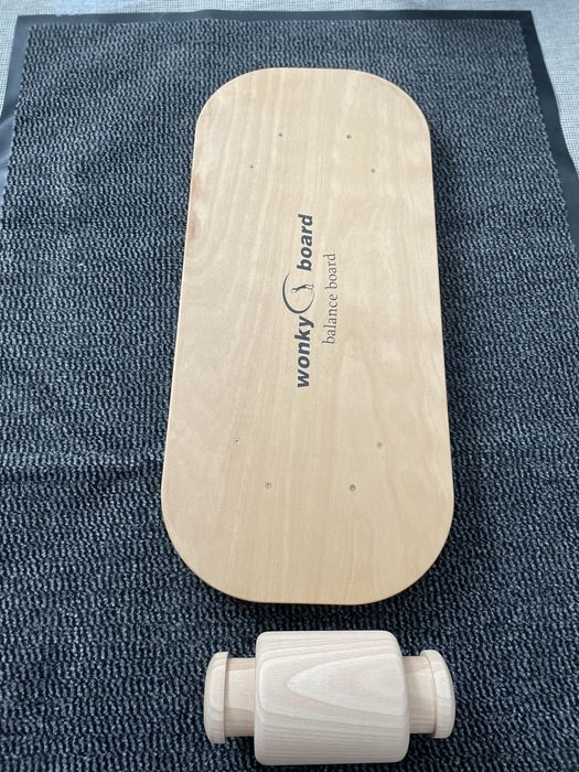 Wonky Board Balance Board – New with Non-Slip Mat