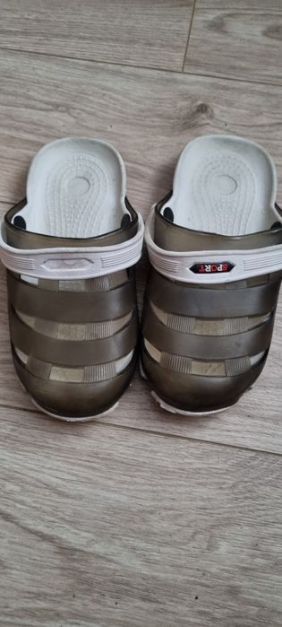 Klapki rozm. 32 zw darmo