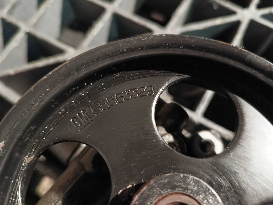 Pompa wspomagania Opel Astra Insignia 2.0 CDTI