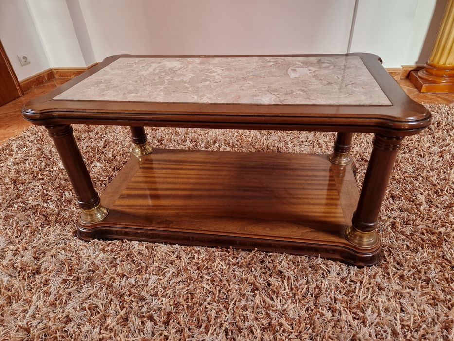 Mesa sala de estar com pedra