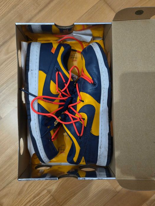 Off-White x Nike Dunk Low University Gold Michigan CT0856-700