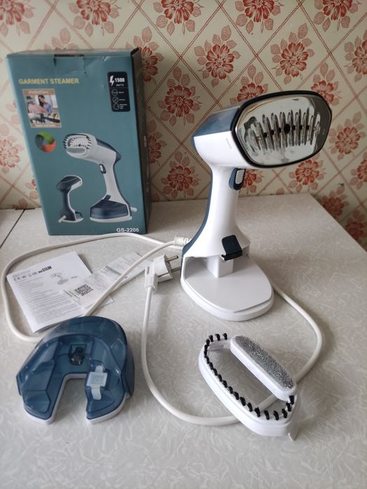 Відпаріватель для одягу