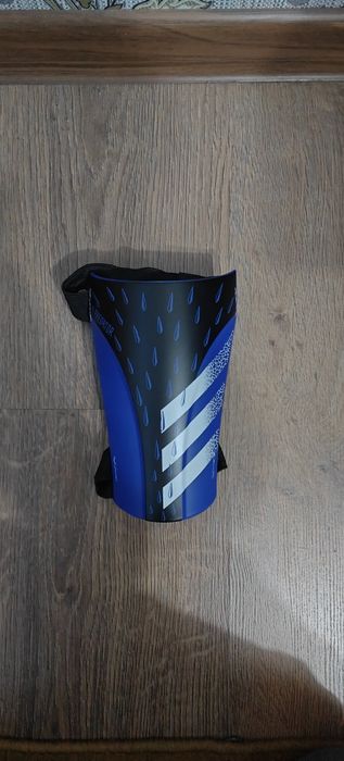 Щитки для футбола adidas predator l.