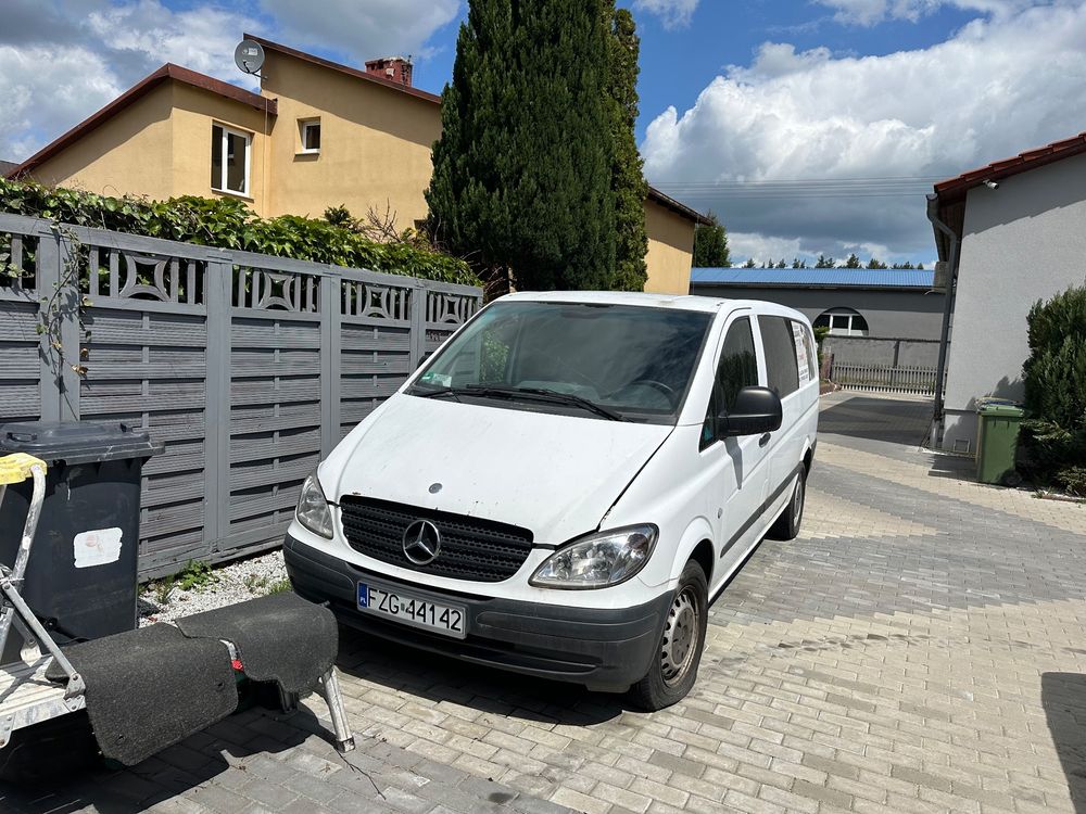 Mercedes-Benz Vito Univan 639.605