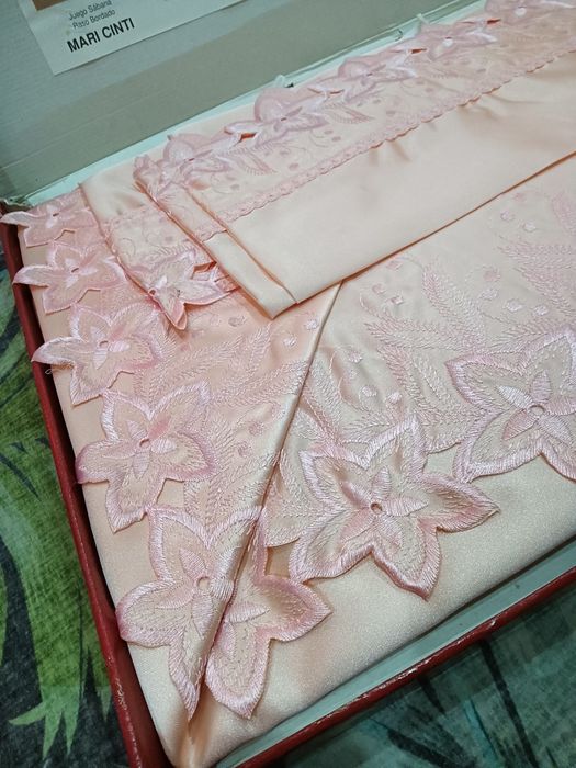 Lençóis de cetim novos