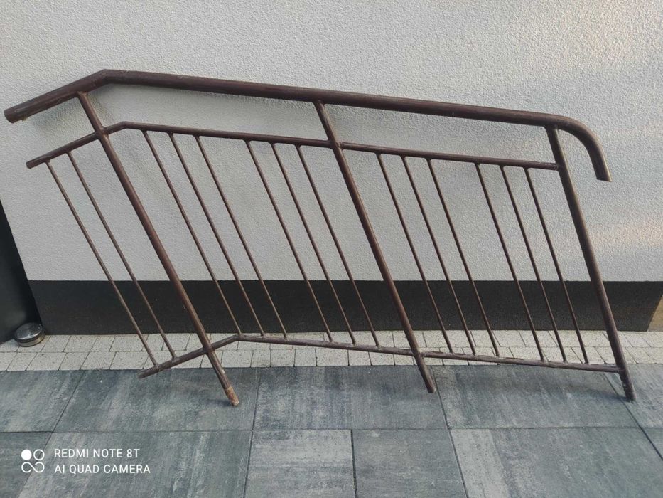 Balustrada, poręcz metalowa na schody zewnetrzne