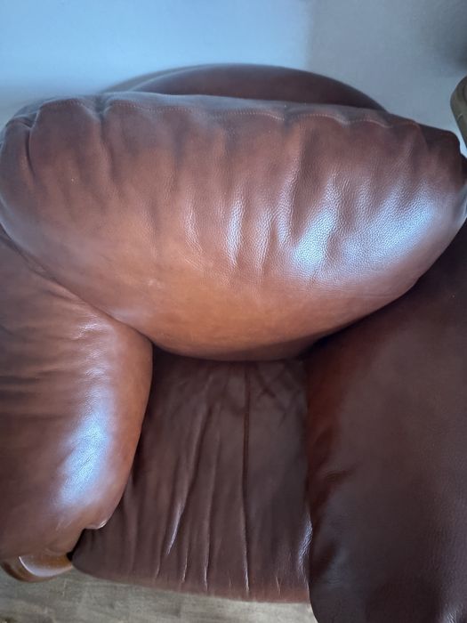 Poltrona Couro Marrom ( 2 unidades 60€ cada)