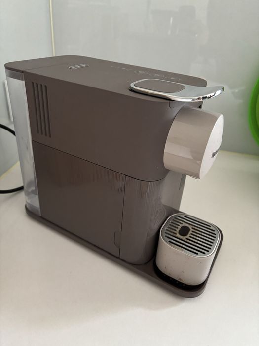 Máquina de café Nespresso Latissima One da DeLonghi
