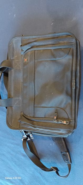 Torba na ramię Victorinox.