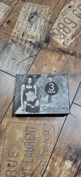 Komplet bielizny damskiej czerwony bawełna top bokserki stringi S