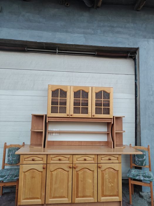 Kredens do kuchni lub jadalni