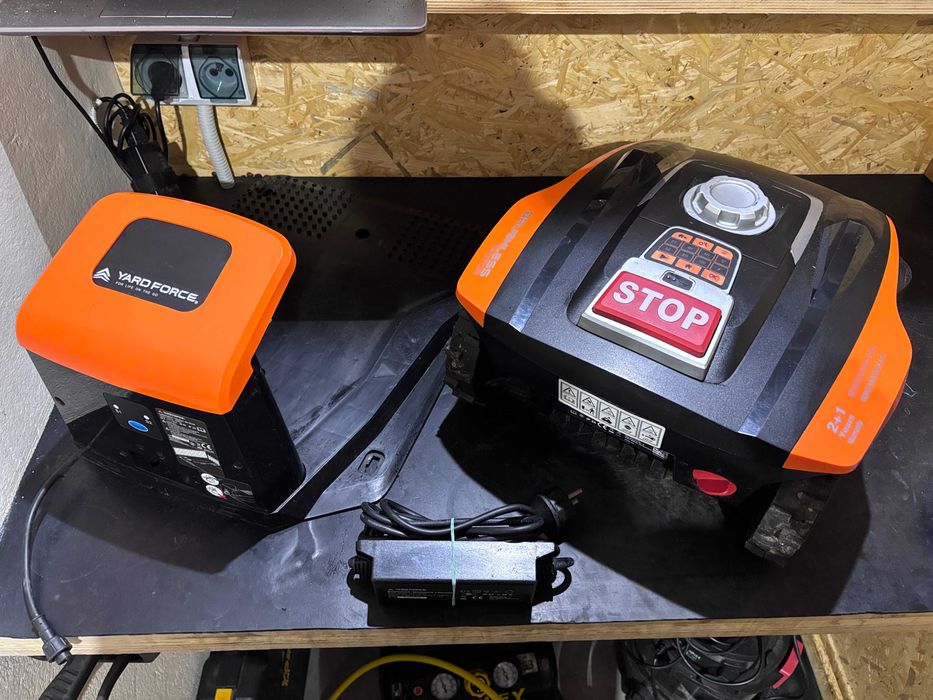 Robot koszący Yard Force Compact 400 RiS 400m2 WiFi iRadar STAN BDB!