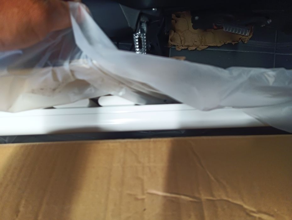Toalheiro eléctrico novo  RoHS create branco