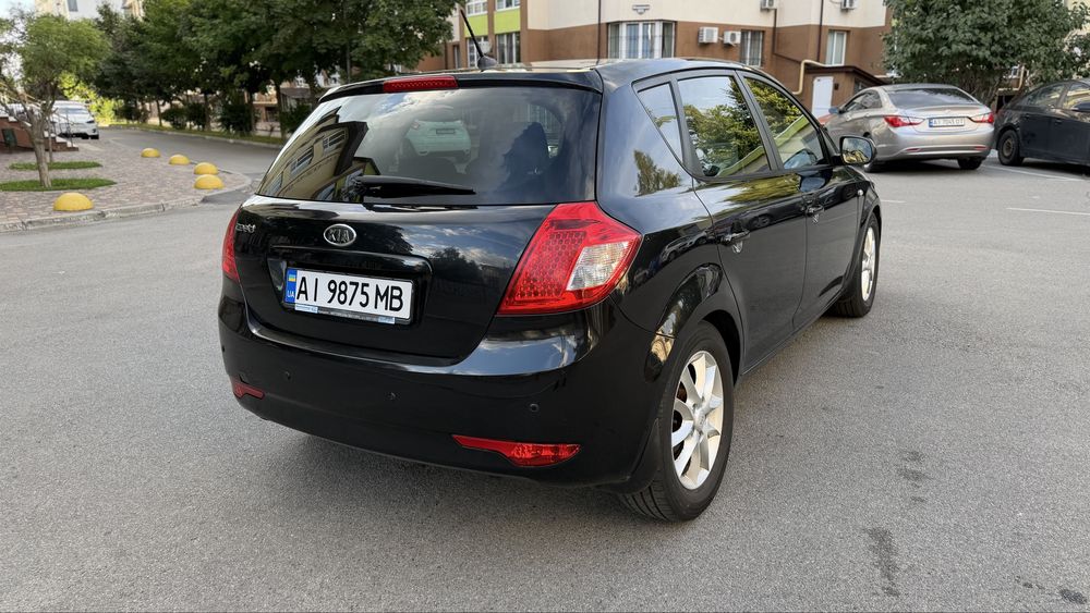 KIA CEED 1.6 газ/бензин Клімат