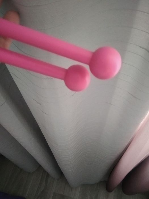 Продам булави та скакалку