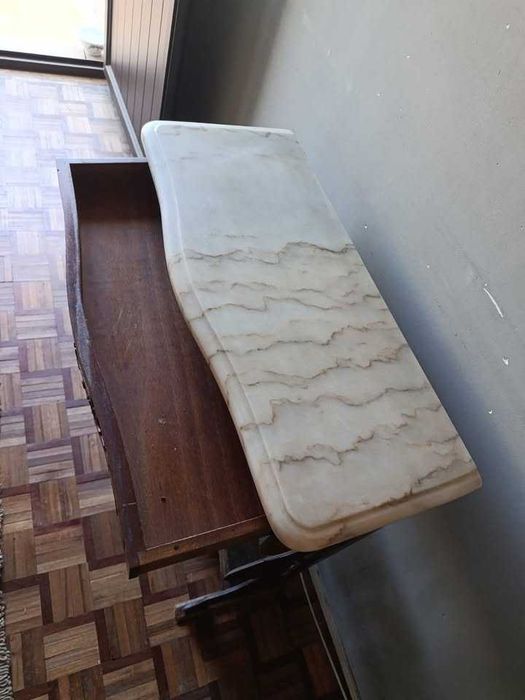 Consola antiga em madeira maciça e tampo em mármore com gaveta oculta