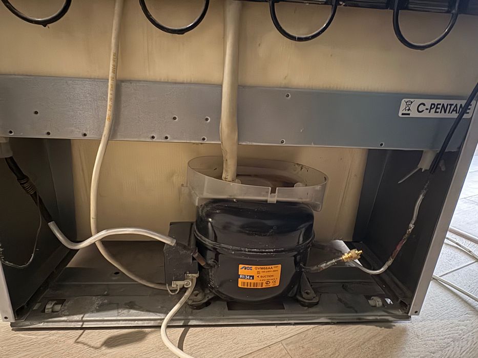 Холодильник indesit