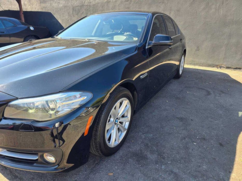 BMW 5 Series 528i      2015