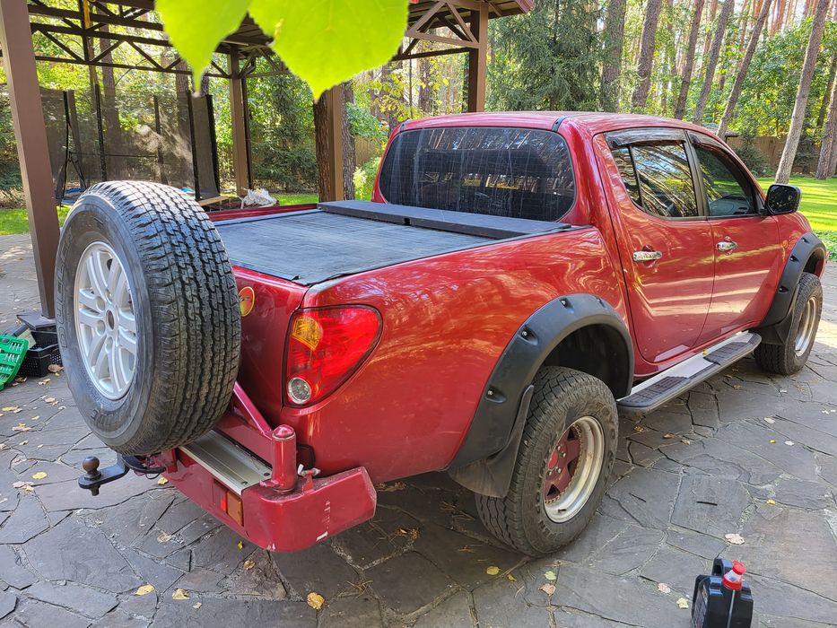 Роллет ROLL&LOCK на кузов Mitsubishi L200