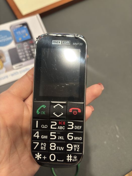 Telefon dla seniora MaxCom mm720bb