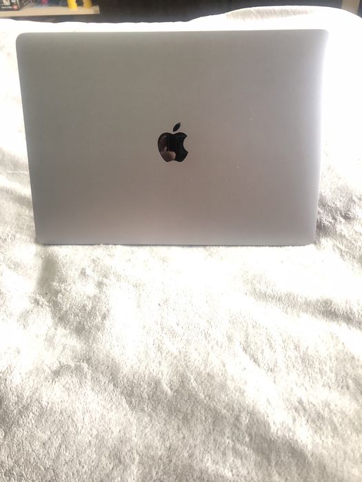 MacBook Pro 2016 року і5/8/256 в чудовому стані