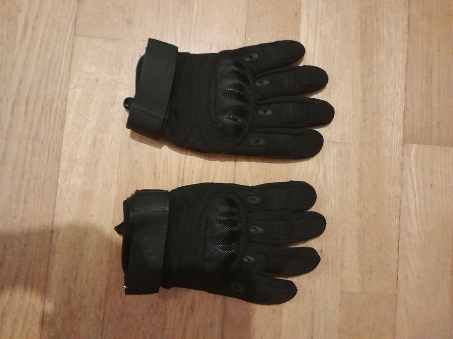 Luvas pretas para mota
