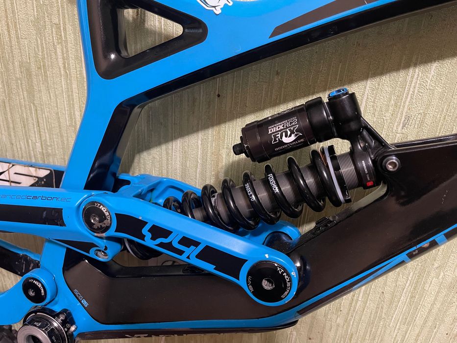 Рама YT industries карбонова розмір М 27.5