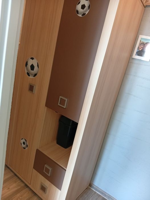 Sprzedam zestaw mebli do pokoju dziecięcego
