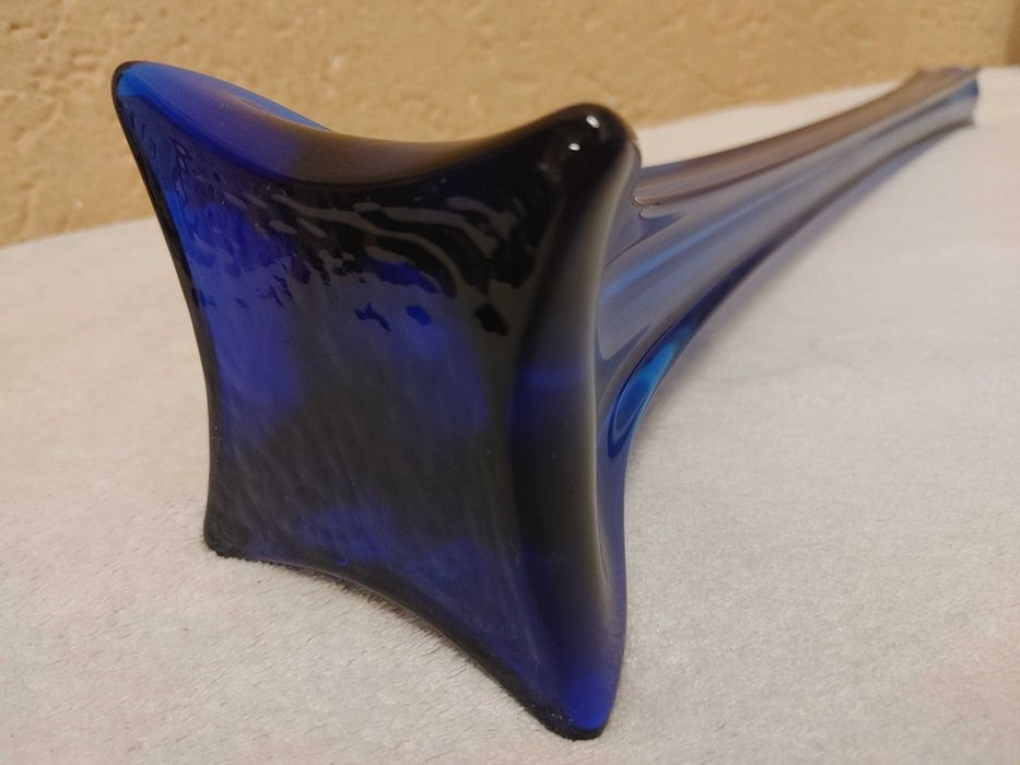 Wazon z blekitnego szlka artystycznego