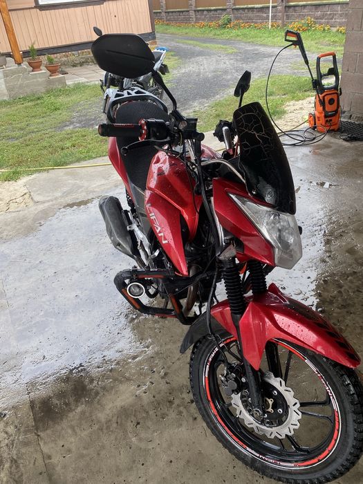 Мотоцикл Lifan CiryR 200