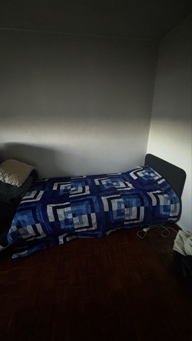 Cama de solteiro ikea