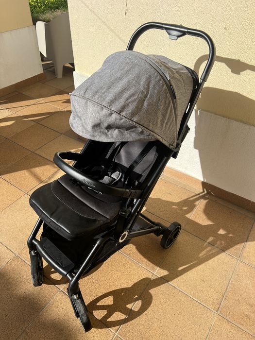 Carrinho de bebé Playxtrem – dobrável e leve