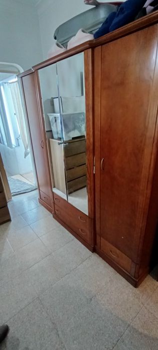 Vendo mobília de quarto 150€