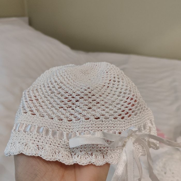 Czapeczka niemowleca szydelkowana rozm. 56