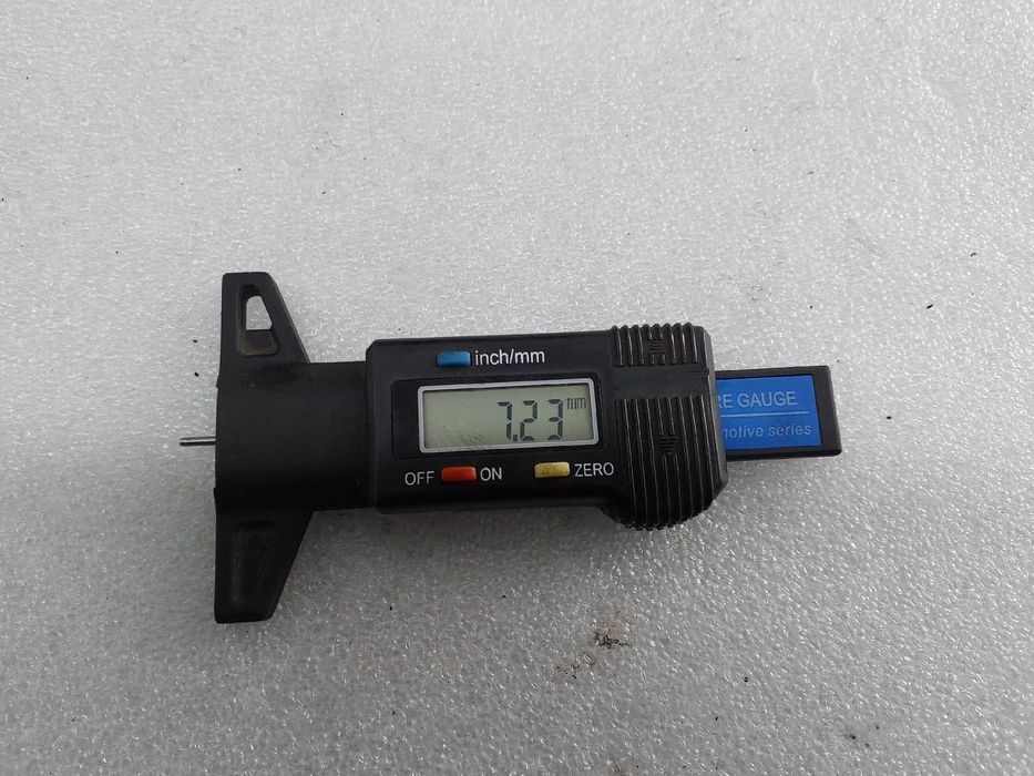 Pneu suplente PEUGEOT 208