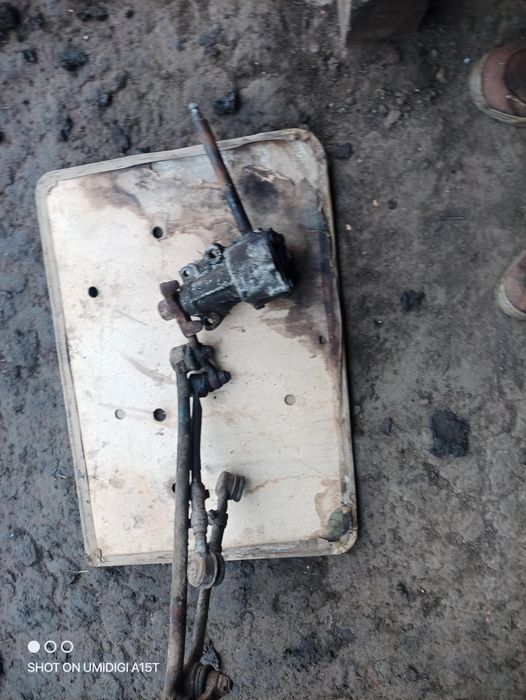 Продам задній міст ваз також ще є стартер робочий ступеці рульова коло