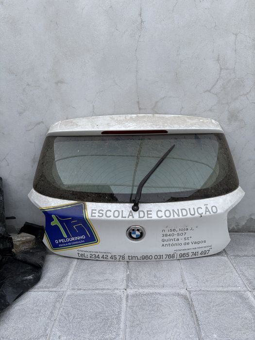 Tampa da mala completa BMW F20 / F21 Branca ( Serie 1 )