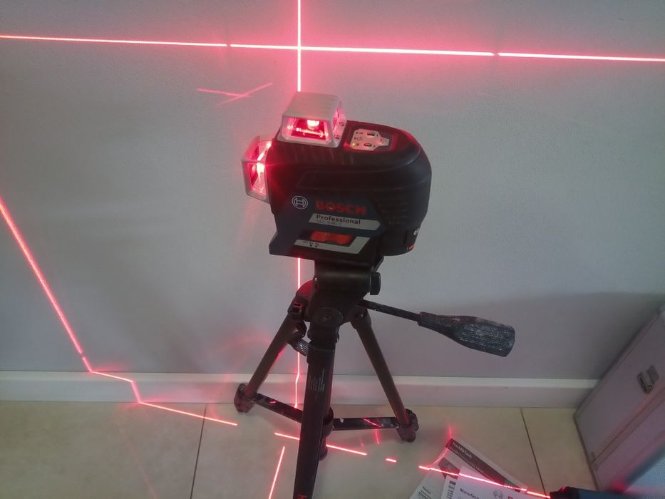 Laser Bosch GLL 3-80 C , krzyżowy ,  3x360 st. Statyw