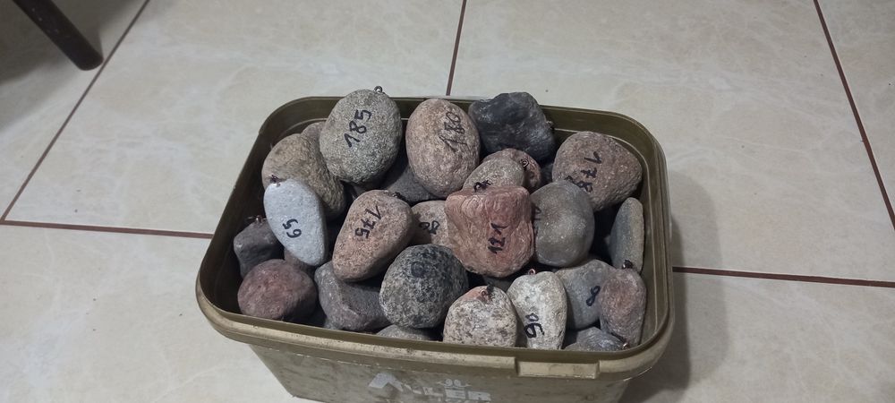 Ciężarki z kamienia