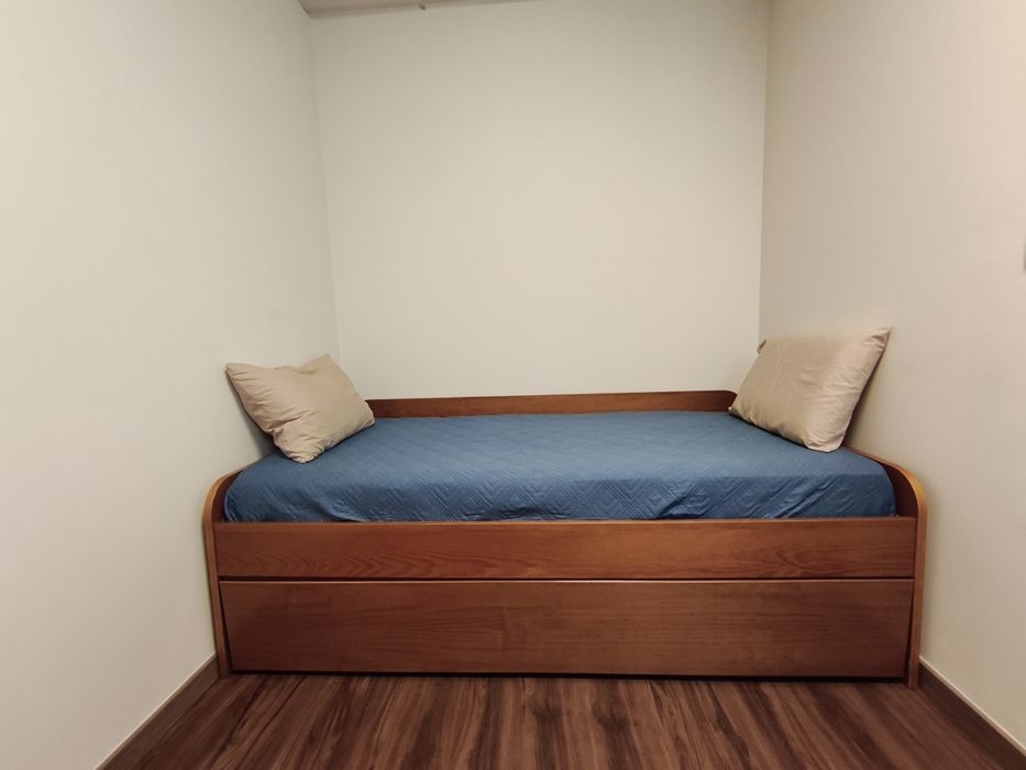 Cama de Solteiro em MADEIRA MACIÇA + Colchão (3x1)