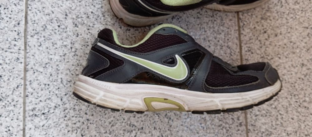Sapatilhas pretas nike 37,5