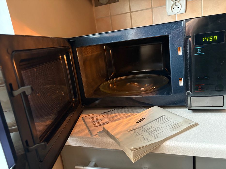 Mikrofala samsung me83m