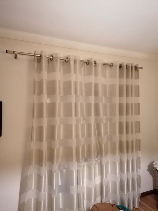 Cortinado com varão
